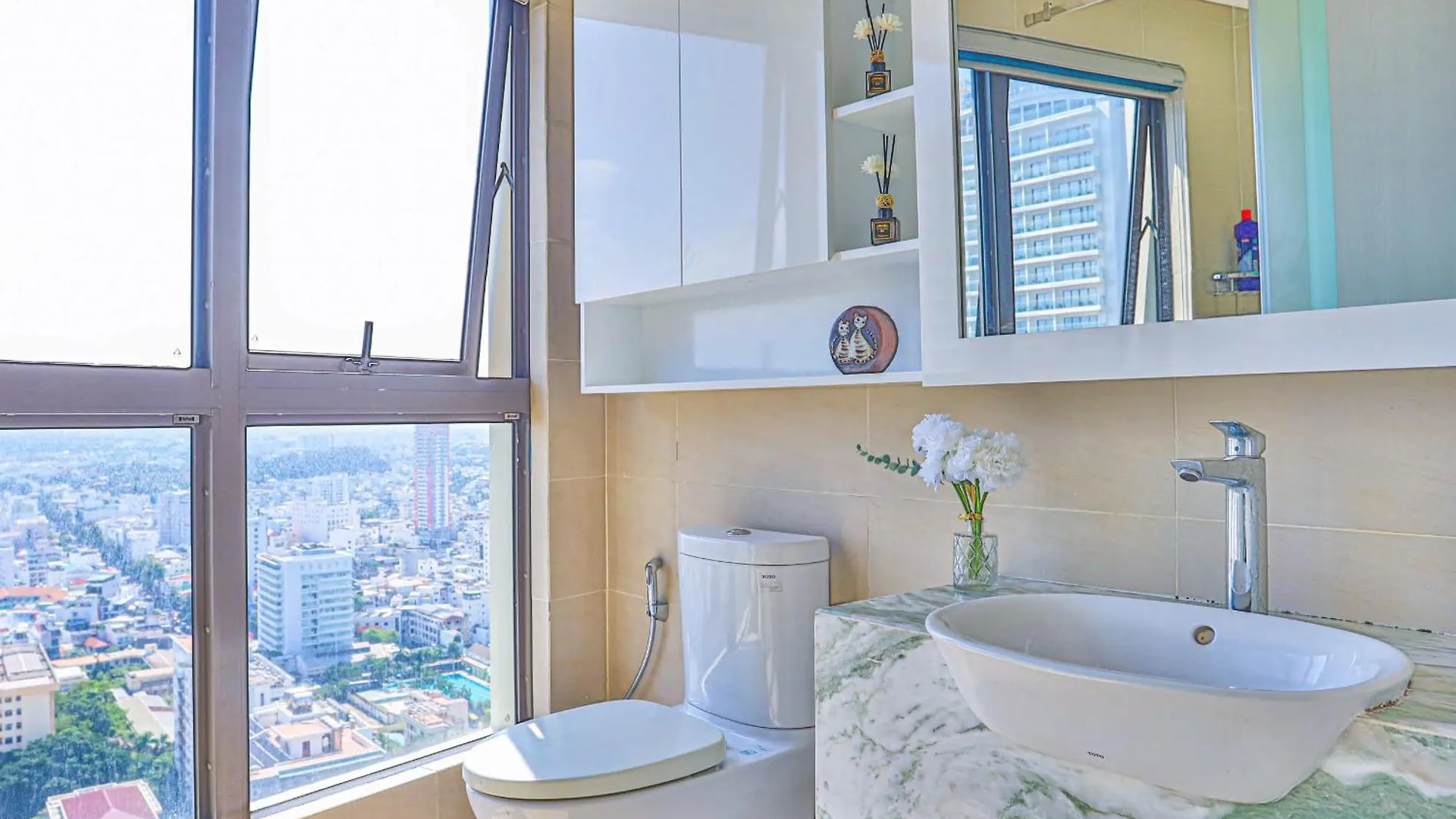 Seaskyview Suites - Gold Coasttower, Nha Trang Beach, Festival City Vietnam